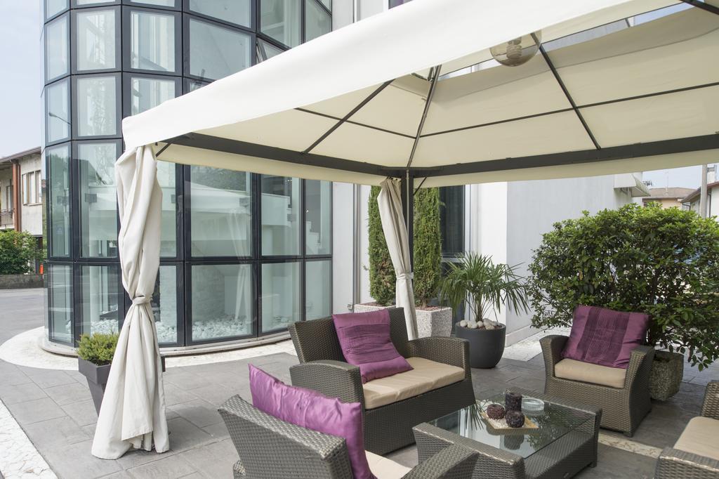 Hotel In - Lounge Room Cazzago  Exteriér fotografie